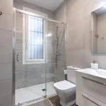 Prime Location | 4br, 2ba & Parking Appartement Bilbao