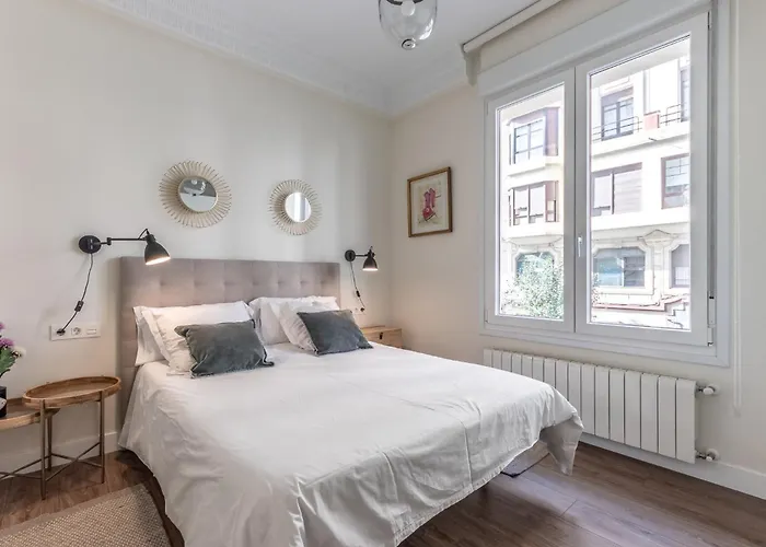 Prime Location 4Br/2Ba+ Parking Διαμέρισμα