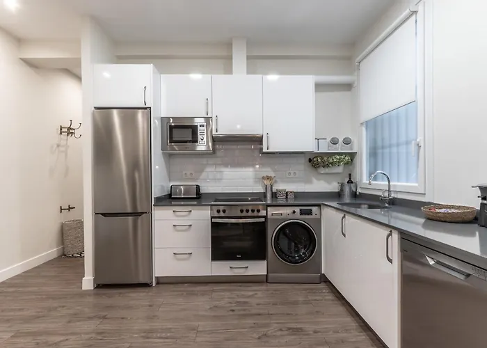 アパート Modern 4br/2ba In Prime + Parking *