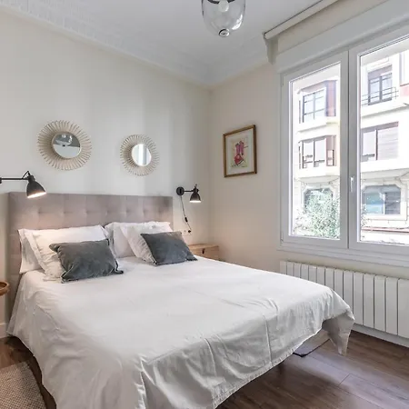 Home-loving Centre With Parking Apartment