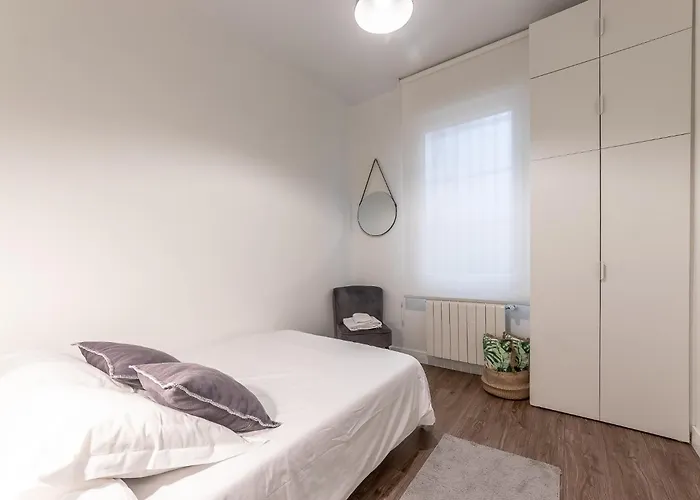 Modern 4br/2ba In Prime + Parking Appartement *