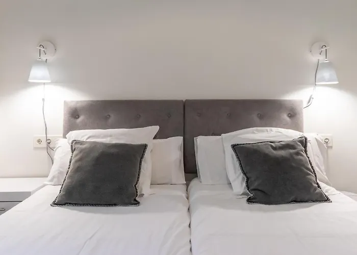 Prime Location 4Br/2Ba+ Parking *